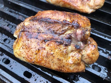 how long to cook bone in chicken thighs on weber gas grill